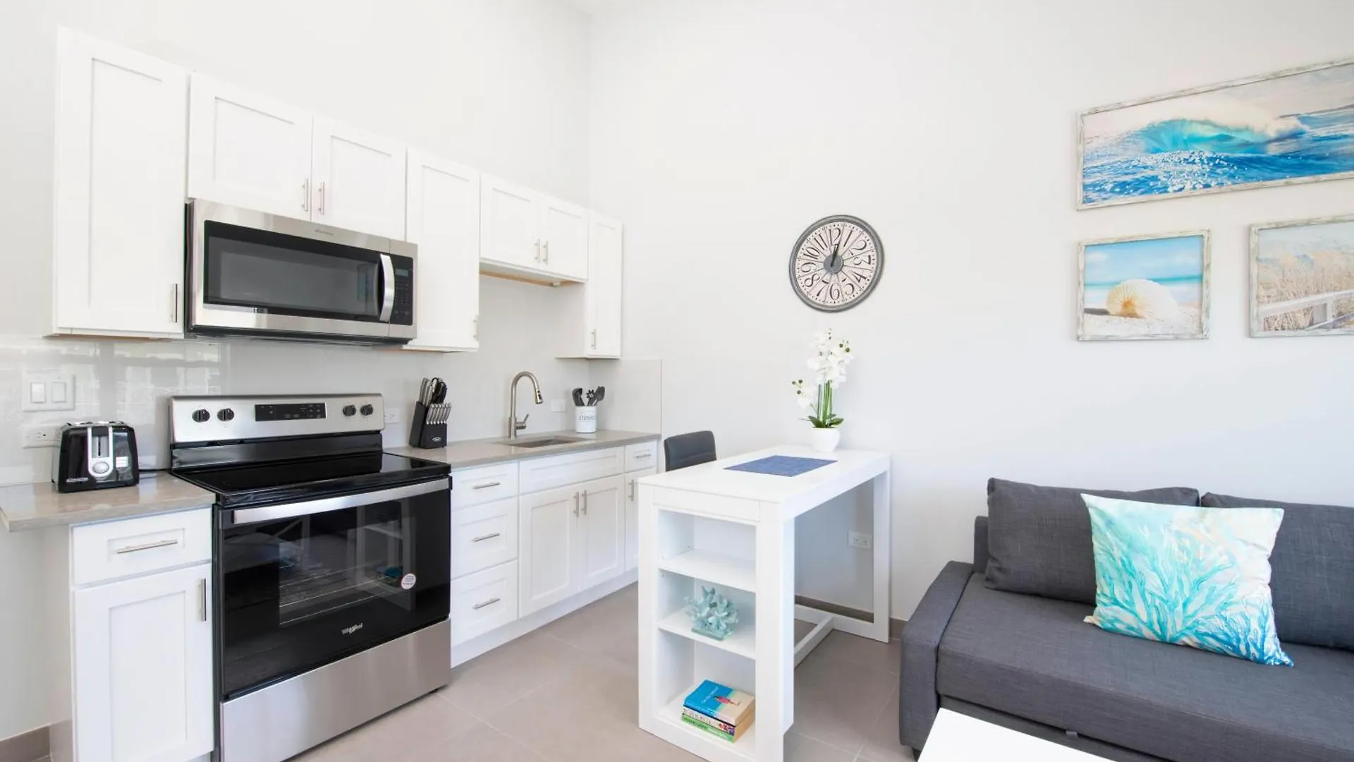 Summertime Suites #53 West Bay بيت للعطل