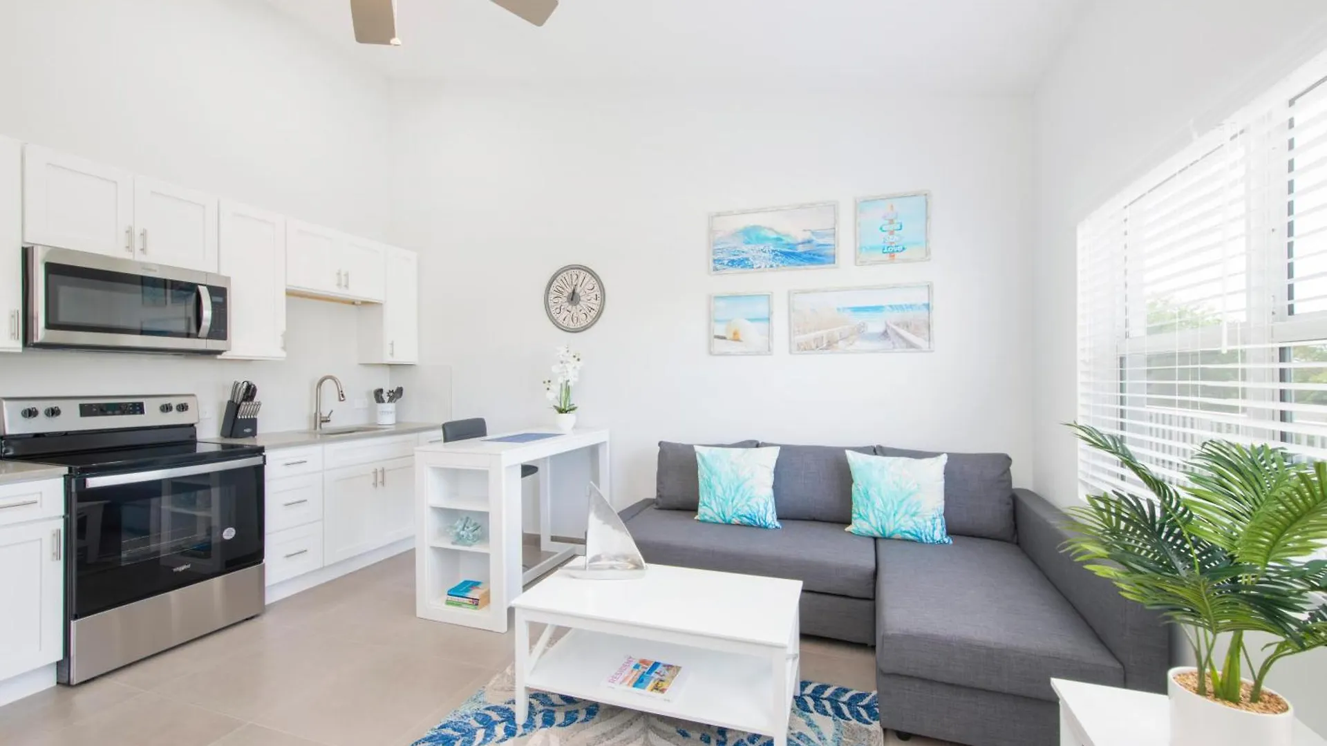 Summertime Suites #53 West Bay 0*,  جزر كايمان